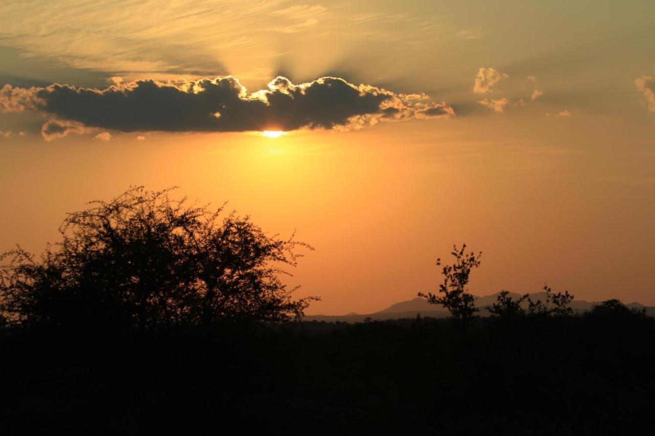 Makumu Private Game Lodge Réserve naturelle privée de Klaserie Extérieur photo